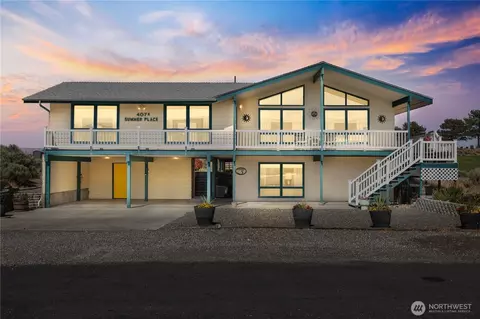 407 Summer Pl S, Mattawa, WA 99349