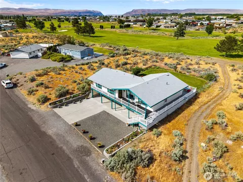 407 Summer Pl S, Mattawa, WA 99349