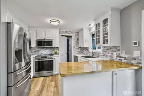 Kitchen - 341 S Lewis St, Monroe, WA 98272 photo 1 of 5