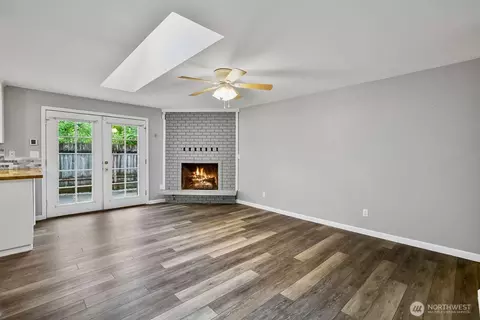 Living - 341 S Lewis St, Monroe, WA 98272 photo 4 of 6