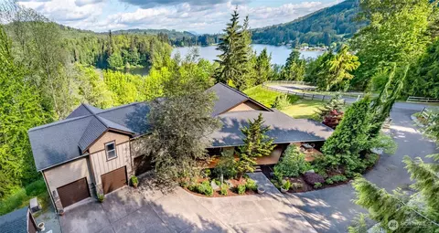 23738 Carlson Pl, Mount Vernon, WA 98274