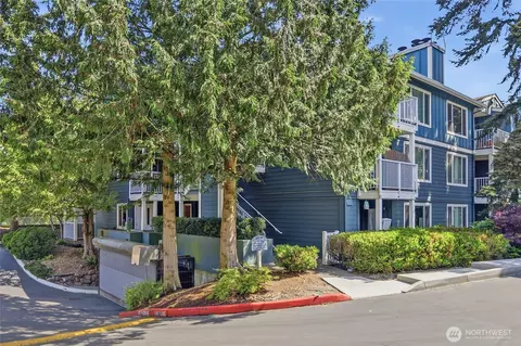 300 N 130th St W #2205, Seattle, WA 98133