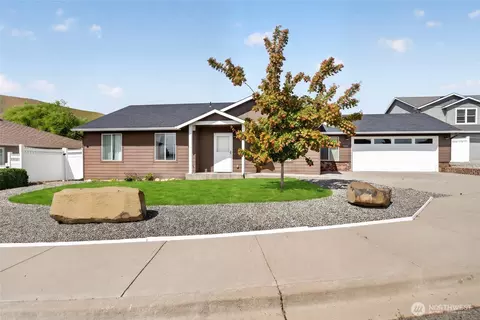586 S James Ave, East Wenatchee, WA 98802