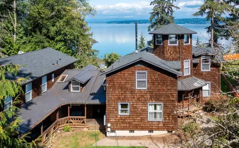 2681 S East Camano Dr, Camano Island, WA 98282