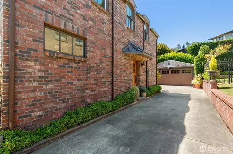 Exterior - 2017 36th Ave W, Seattle, WA 98199 photo 7 of 9