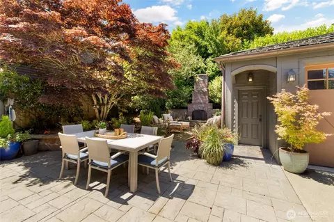Exterior - 2017 36th Ave W, Seattle, WA 98199 photo 4 of 9