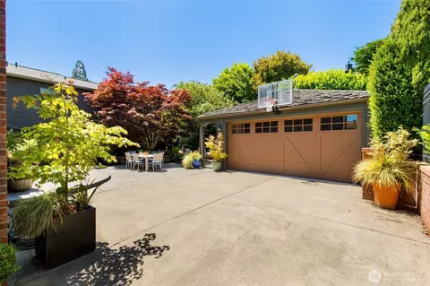 Exterior - 2017 36th Ave W, Seattle, WA 98199 photo 6 of 9