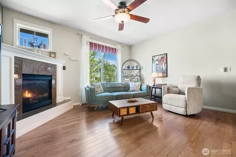 Living - 524 Pilchuck Path, Everett, WA 98201 photo 1 of 2