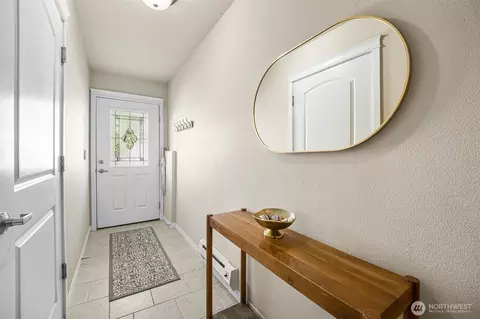 Entry Way - 524 Pilchuck Path, Everett, WA 98201 photo 1 of 4