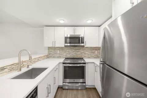 13717 Linden Ave N #221, Seattle, WA 98133
