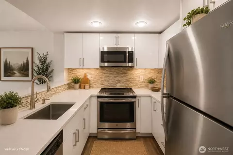 13717 Linden Ave N #221, Seattle, WA 98133