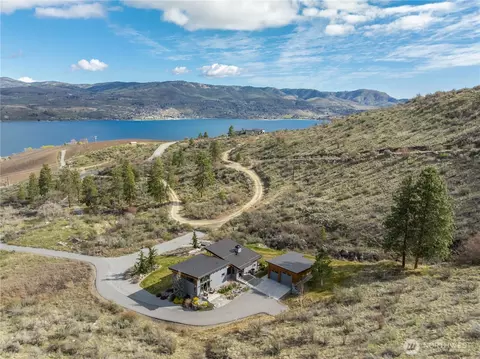 111 Hawks Meadow Rd, Chelan, WA 98816