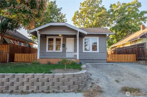 615 1st St, Wenatchee, WA 98801