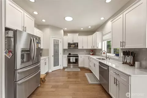 Kitchen - 724 Juniper St, Walla Walla, WA 99362 photo 1 of 3