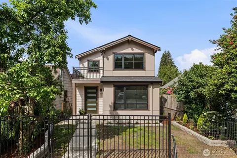 523 Bridges Ave S, Kent, WA 98032
