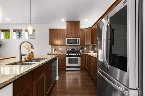 Kitchen - 16516 2nd Park SE, Bothell, WA 98012 photo 2 of 3
