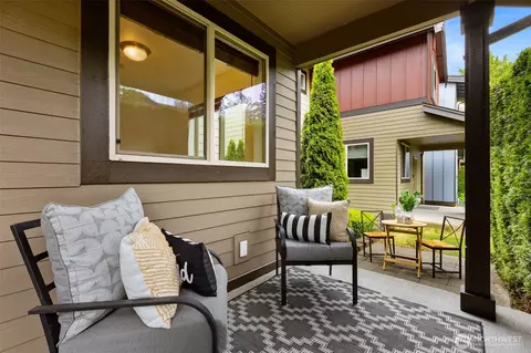 Exterior - 16516 2nd Park SE, Bothell, WA 98012 photo 5 of 6