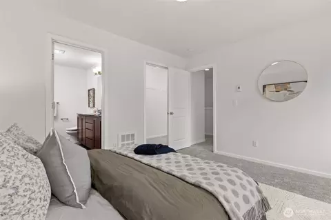 Bedroom - 16516 2nd Park SE, Bothell, WA 98012 photo 3 of 7