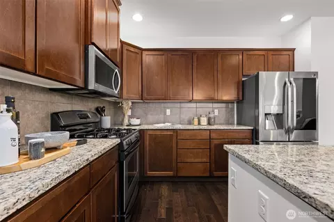 Kitchen - 16516 2nd Park SE, Bothell, WA 98012 photo 3 of 3