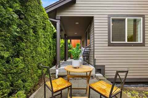 Exterior - 16516 2nd Park SE, Bothell, WA 98012 photo 4 of 6
