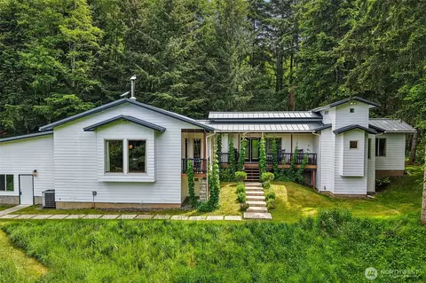 873 Mountain View Rd, Kalama, WA 98625