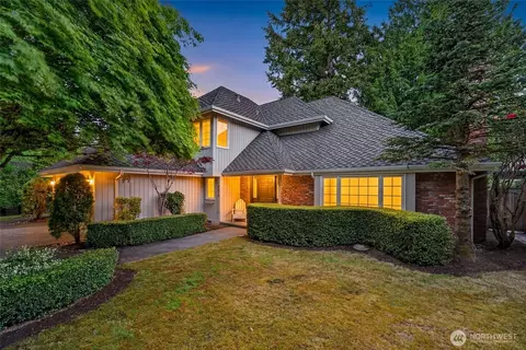 12610 NE 68th Pl, Kirkland, WA 98033