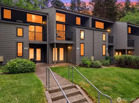6440 139th Pl NE #4, Redmond, WA 98052