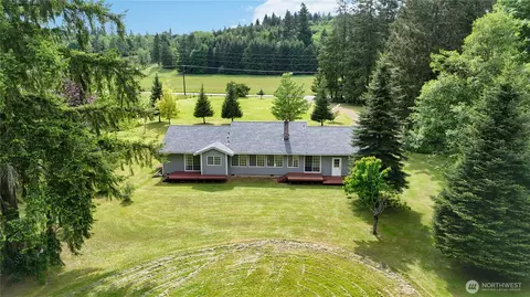 Exterior - 1607 Winlock Vader Rd, Winlock, WA 98596 photo 2 of 9