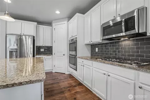 Kitchen - 214 Fielding St NE, Orting, WA 98360 photo 2 of 2