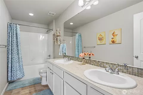 Bath - 214 Fielding St NE, Orting, WA 98360 photo 3 of 3