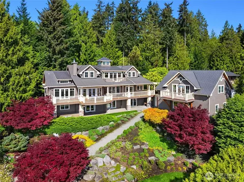 4548 Island Ave NE, Bainbridge Island, WA 98110