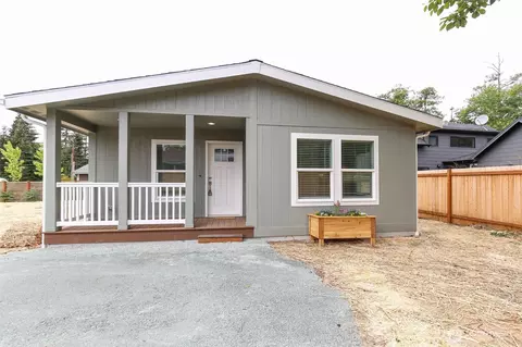 425 Mitchell Dr, Coupeville, WA 98239