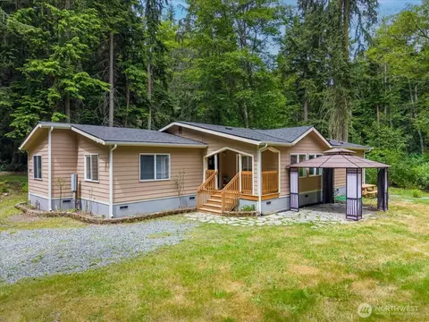 2579 Green Acres Ln, Oak Harbor, WA 98277