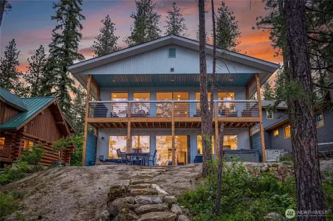 17027 N Shore Dr, Leavenworth, WA 98826