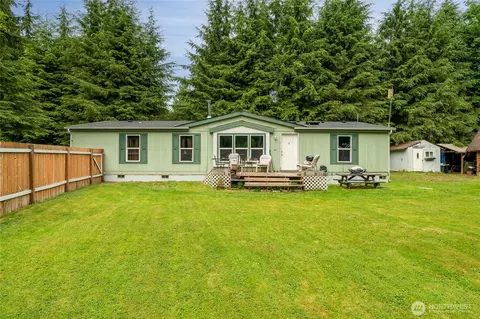 22221 S Forest Loop Rd, Granite Falls, WA 98252