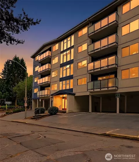 3711 26th Pl W #306, Seattle, WA 98199