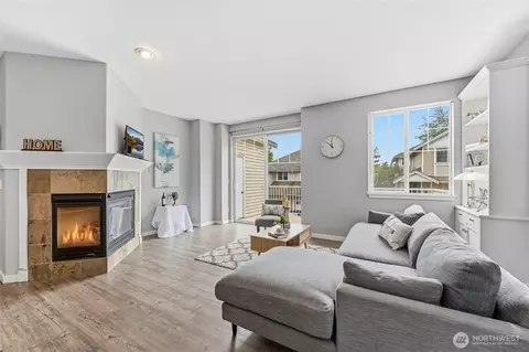 Living - 13015 NE 182nd Pl #A, Bothell, WA 98011 photo 4 of 4