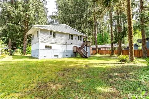 31605 Rivershore Ln, Granite Falls, WA 98252