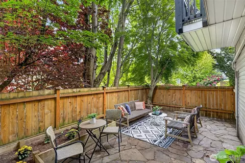 9257 Interlake Ave N, Seattle, WA 98103