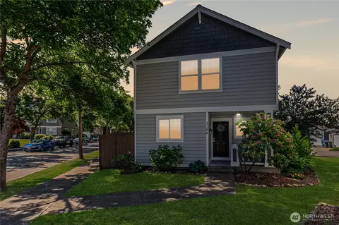 2706 9th St SE, Puyallup, WA 98374