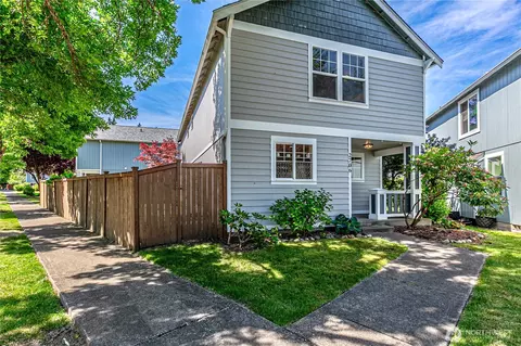 2706 9th St SE, Puyallup, WA 98374