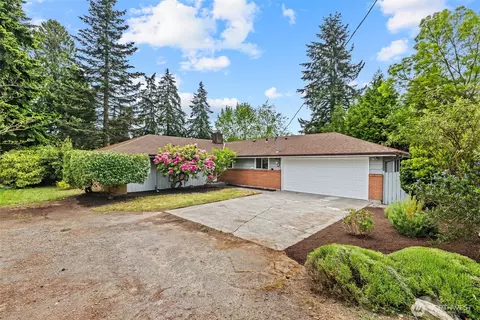 2157 N 122nd St, Seattle, WA 98133