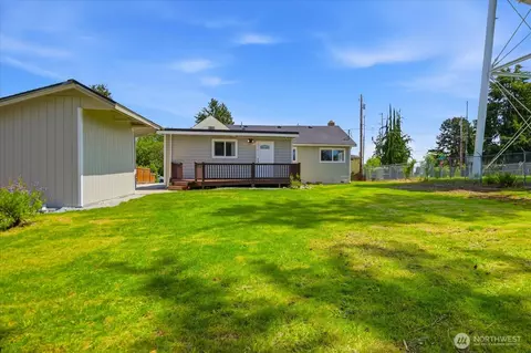 Exterior - 7408 Olympic Dr, Everett, WA 98203 photo 4 of 9