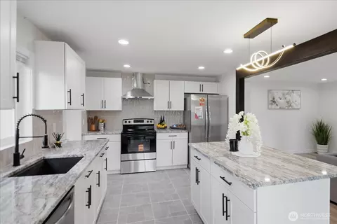 Kitchen - 7408 Olympic Dr, Everett, WA 98203 photo 2 of 5