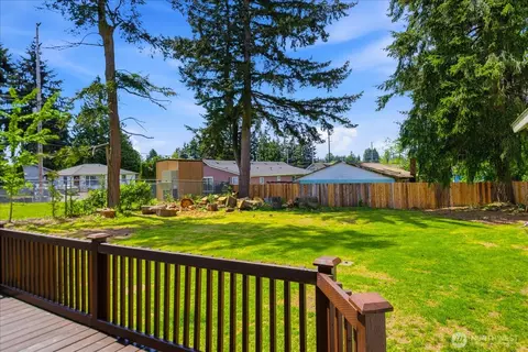 Exterior - 7408 Olympic Dr, Everett, WA 98203 photo 8 of 9