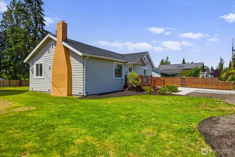 Exterior - 7408 Olympic Dr, Everett, WA 98203 photo 3 of 9