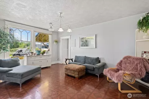Living - 3732 Rockefeller Ave, Everett, WA 98201 photo 3 of 3