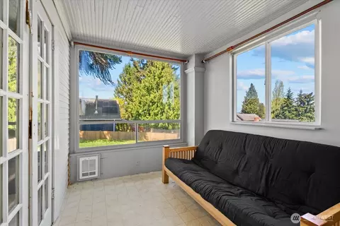 Exterior - 3732 Rockefeller Ave, Everett, WA 98201 photo 5 of 5
