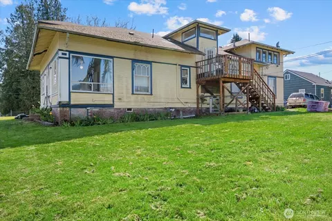 Exterior - 3732 Rockefeller Ave, Everett, WA 98201 photo 3 of 5