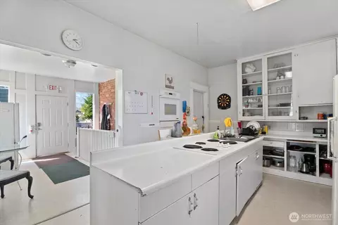 Kitchen - 3732 Rockefeller Ave, Everett, WA 98201 photo 5 of 6